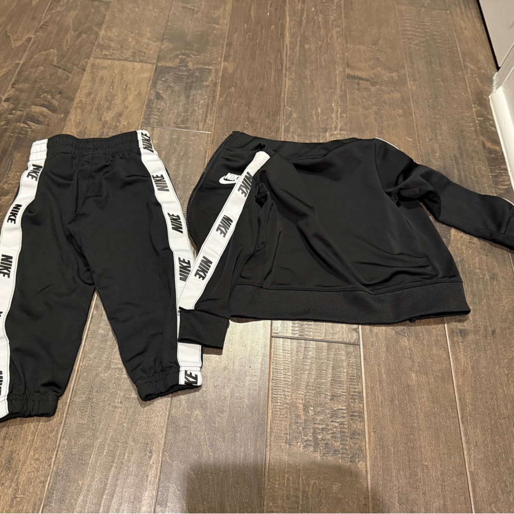 Nike Kids Black and White Jogger Set